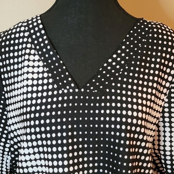 FORGET ME NOT Geometric Polka Dot V Neck Top, Size XL - Picture 2 of 11